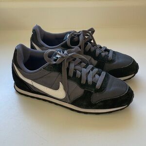 Women’s Nike Genicco Sneakers